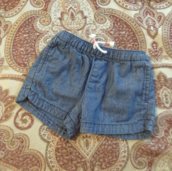 Size 18 months OshKosh baby girl shorts - Picture 2 of 11